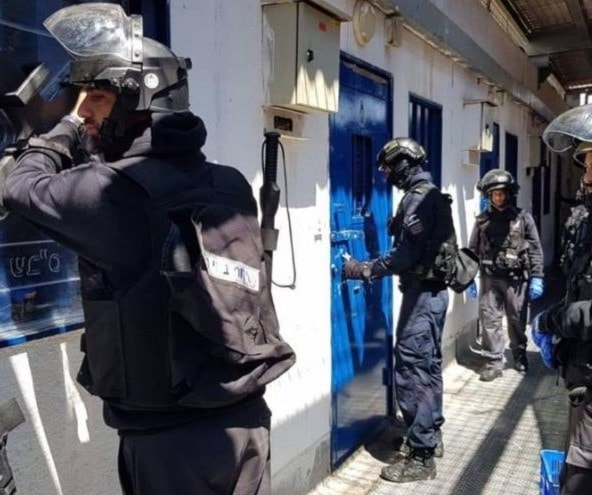 هيئة شؤون الأسرى والمحررين: الاعتداء على الأسرى جرى باستخدام جميع أدوات القمع والضرب بأعقاب البنادق هيئة شؤون الأسرى والمحررين: الاعتداء على الأسرى جرى باستخدام جميع أدوات القمع والضرب بأعقاب البنادق