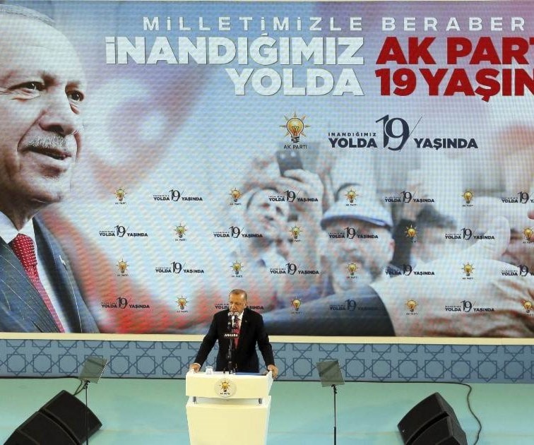 أردوغان خلال حفل أقيم بمناسبة الذكرى الـ19 لتأسيس حزب العدالة والتنمية في أنقرة (أ ف ب). أردوغان خلال حفل أقيم بمناسبة الذكرى الـ19 لتأسيس حزب العدالة والتنمية في أنقرة (أ ف ب).