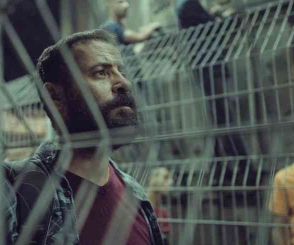 "علي سليمان" في لقطة من فيلم: 200متر "علي سليمان" في لقطة من فيلم: 200متر