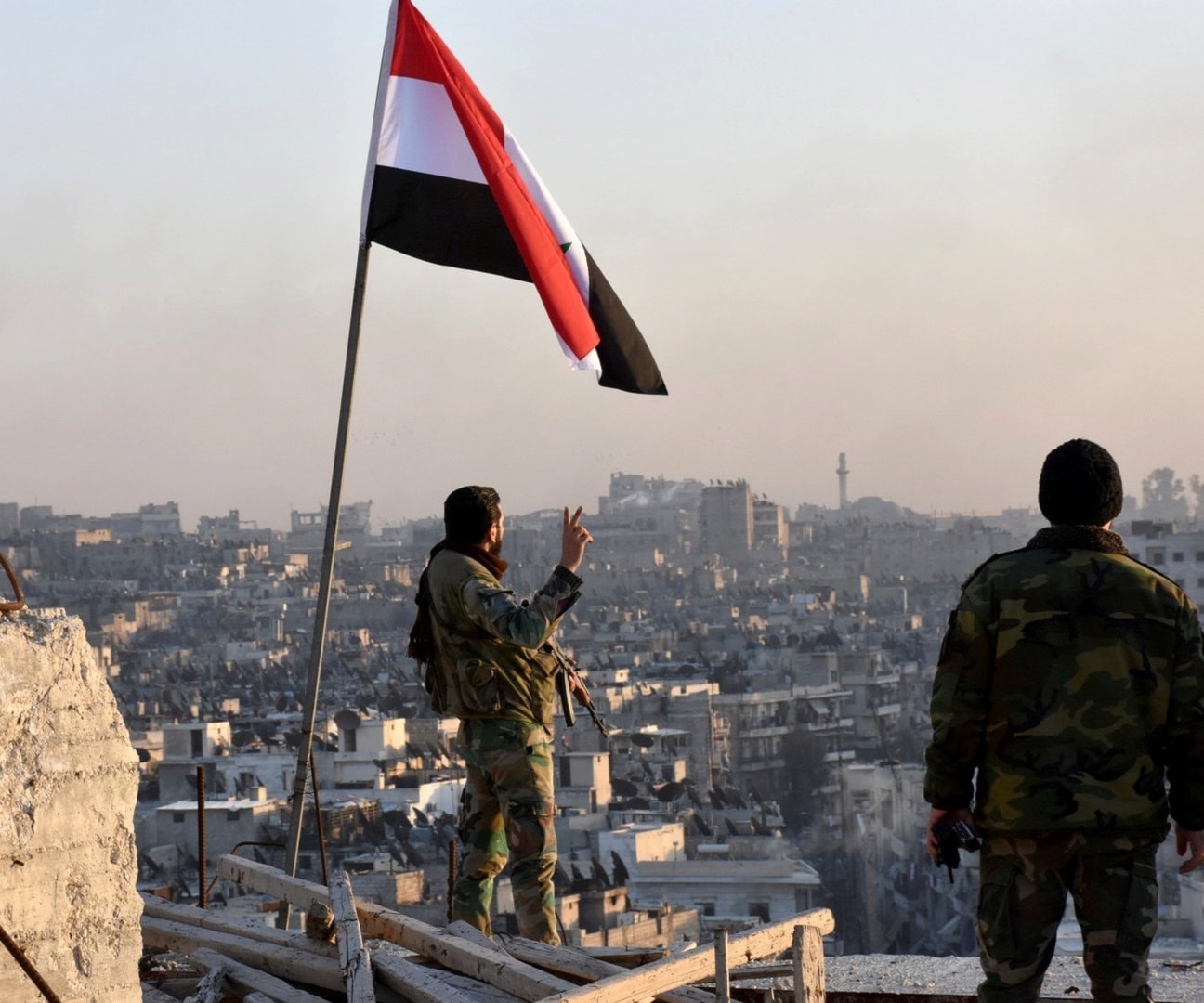 تحوَّلت معركة حلب إلى بوابة لكلِّ المشاريع المُتناقِضة تحوَّلت معركة حلب إلى بوابة لكلِّ المشاريع المُتناقِضة
