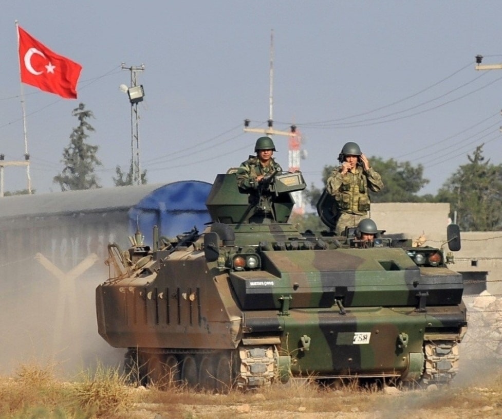 إردوغان اتّهم معارضيه الَّذين يتساءلون عما تفعله تركيا في سوريا "بالتواطؤ ومعاداة الأمة والدولة التركية" إردوغان اتّهم معارضيه الَّذين يتساءلون عما تفعله تركيا في سوريا "بالتواطؤ ومعاداة الأمة والدولة التركية"