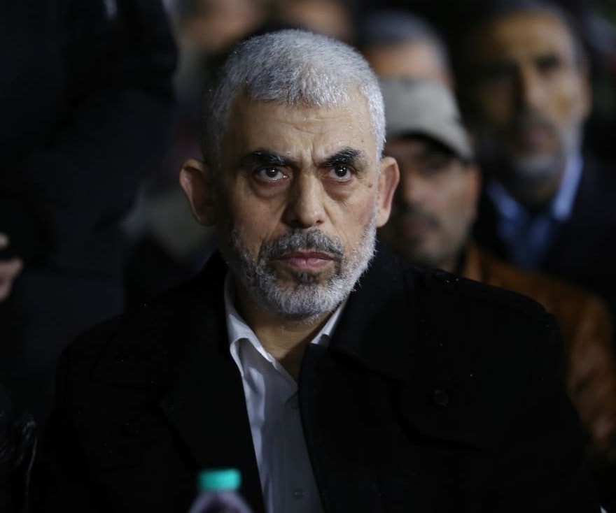 السنوار: لا يمكن البدء بمفاوضات صفقة جديدة قبل الإفراج عن محرري صفقة شاليط الذين اعتقلوا مجدداً السنوار: لا يمكن البدء بمفاوضات صفقة جديدة قبل الإفراج عن محرري صفقة شاليط الذين اعتقلوا مجدداً