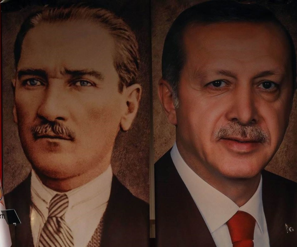 بين العلمانيَّة وإسلام إردوغان.. صراع لا ولن ينتهي بين العلمانيَّة وإسلام إردوغان.. صراع لا ولن ينتهي