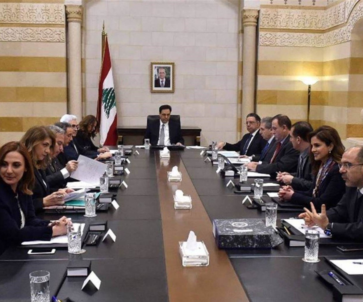 لبنان يأمل الحصول على تمويلات بمليارات الدولارات في إطار حزمة إصلاحات لإعادة اقتصاده المنهك لبنان يأمل الحصول على تمويلات بمليارات الدولارات في إطار حزمة إصلاحات لإعادة اقتصاده المنهك
