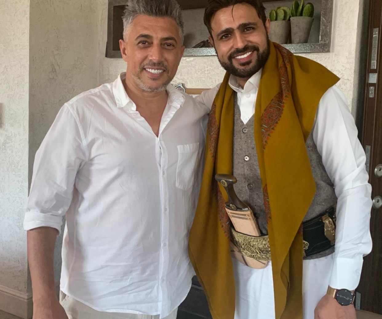 المغنيان اليمني "صلاح الأخفش" والأردني "عمر العبد اللات" المغنيان اليمني "صلاح الأخفش" والأردني "عمر العبد اللات"
