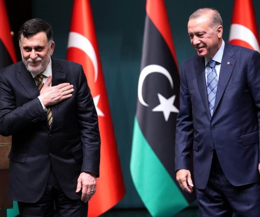 إردوغان والسراج في أخر لقاء لهما في أنقرة - حزيران 2020 (أ ف ب) إردوغان والسراج في أخر لقاء لهما في أنقرة - حزيران 2020 (أ ف ب)