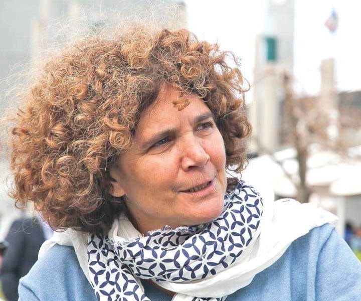 المخرجة الفلسطينية "كارول منصور" المخرجة الفلسطينية "كارول منصور"