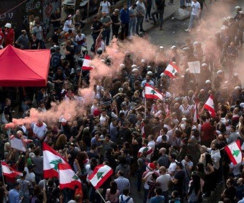 صورة من الاحتجاجات في لبنان صورة من الاحتجاجات في لبنان