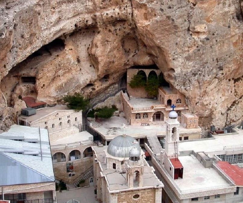 مسيحيّو الشمال السوري تعرّضوا مرة جديدة للتهجير على أيدي العصابات الإرهابية التي تشكلت لتدمير سوريا وبتمويل من دول الخليج مسيحيّو الشمال السوري تعرّضوا مرة جديدة للتهجير على أيدي العصابات الإرهابية التي تشكلت لتدمير سوريا وبتمويل من دول الخليج