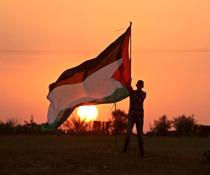 هل يستطيع الفلسطيني أن يستذكر شهداءه الذين ارتقوا في صراعه مع الحركة الصهيونية هل يستطيع الفلسطيني أن يستذكر شهداءه الذين ارتقوا في صراعه مع الحركة الصهيونية
