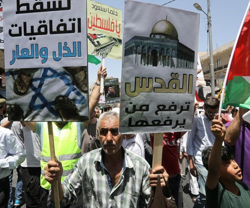مثقفون أردنيون عن التطبيع: خيانة صريحة لفلسطين والعروبة مثقفون أردنيون عن التطبيع: خيانة صريحة لفلسطين والعروبة