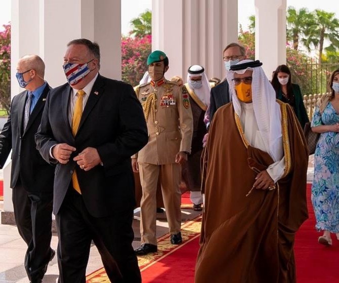 الخليج يخاطر بأمنه بالتطبيع مع "إسرائيل" الخليج يخاطر بأمنه بالتطبيع مع "إسرائيل"
