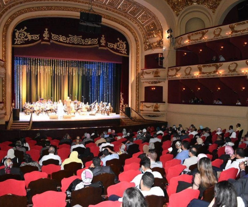 من حفل دار أوبرا الإسكندرية: تباعد إجتماعي من حفل دار أوبرا الإسكندرية: تباعد إجتماعي