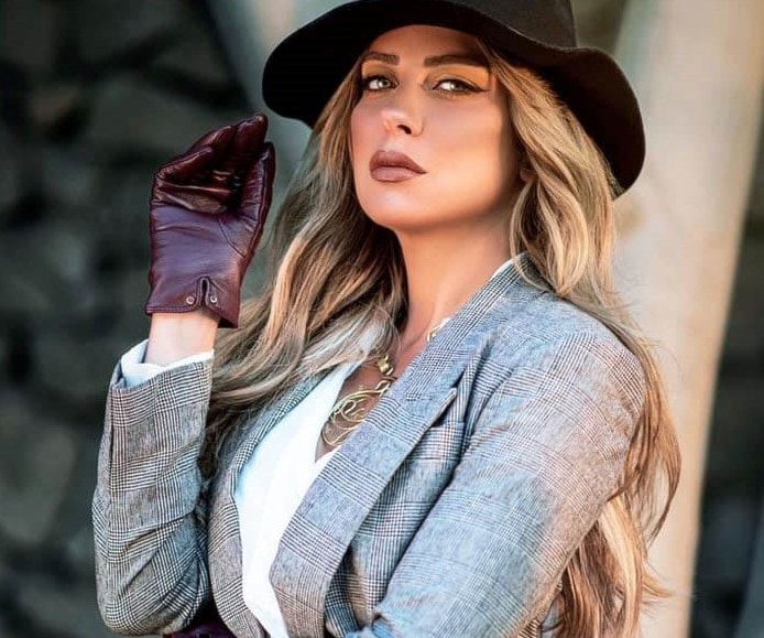 "ريم مصطفى"تجسد دور أوفيليا في المسرحية "ريم مصطفى"تجسد دور أوفيليا في المسرحية