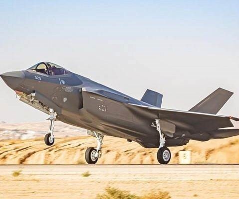 طائرة مقاتلة من طراز F-35 في قاعدة "نيفاتيم" الجويّة الإسرائيليّة عام 2019 طائرة مقاتلة من طراز F-35 في قاعدة "نيفاتيم" الجويّة الإسرائيليّة عام 2019