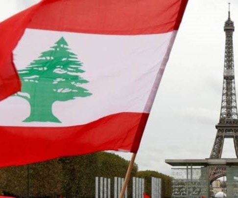 لبنان في باريس: العلم وبرج إيفل لبنان في باريس: العلم وبرج إيفل