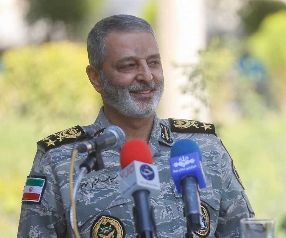 حرس الثورة أزاح الستار عن صاروخ "ذو الفقار بصير" حرس الثورة أزاح الستار عن صاروخ "ذو الفقار بصير"
