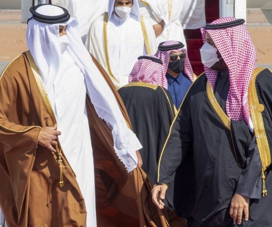 ابن سلمان يستقبل أمير قطر فور وصوله إلى السعودية ابن سلمان يستقبل أمير قطر فور وصوله إلى السعودية