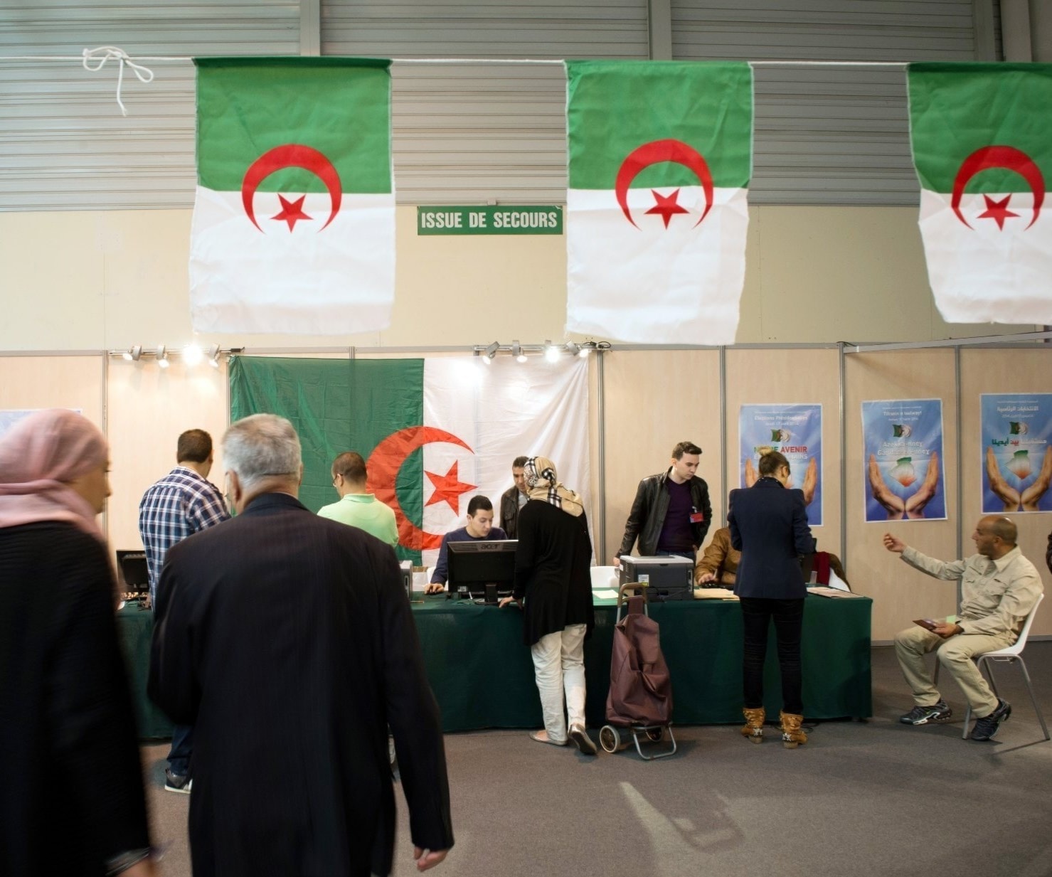 Voting in Algeria Begins Through Mobile Offices Voting in Algeria Begins Through Mobile Offices