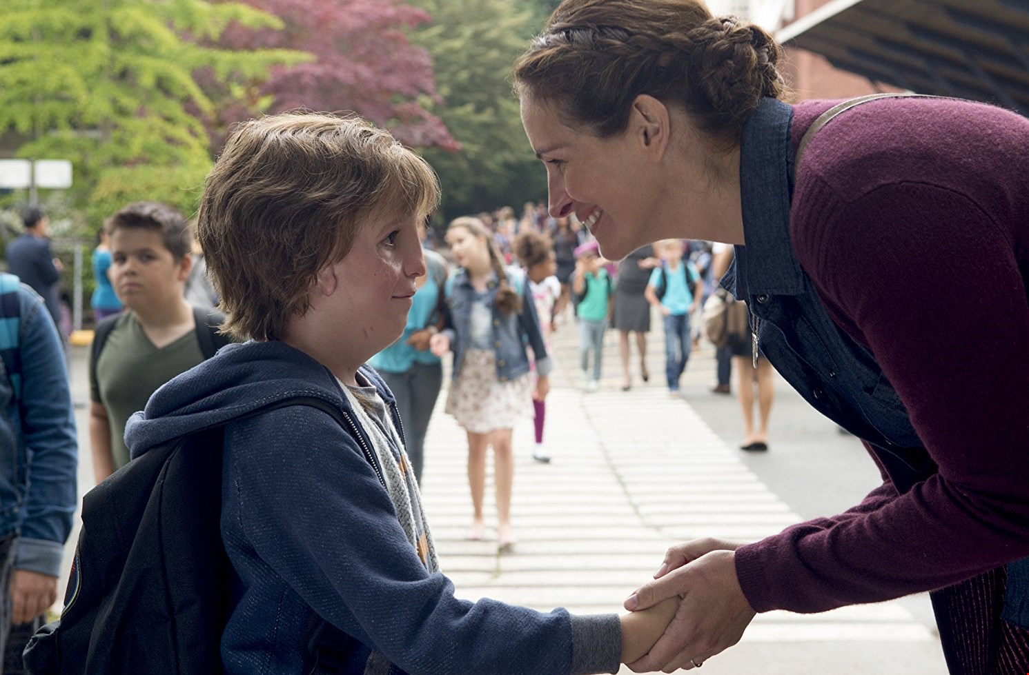 جوليا روبرتس أم مفعمة بالاهتمام ضد بشاعة التنمر صحيفة الاقتصادية