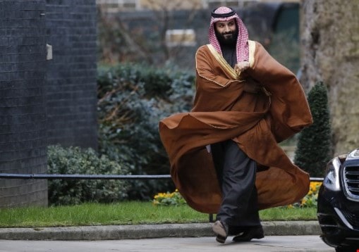 الميادين بن سلمان في بريطانيا رشق لموكبه بالبيض واستثمارات بقيمة 90 مليار دولار