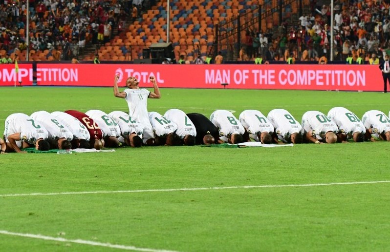 الجزائر.. منتخب العام بجيلٍ ذهبيّ
