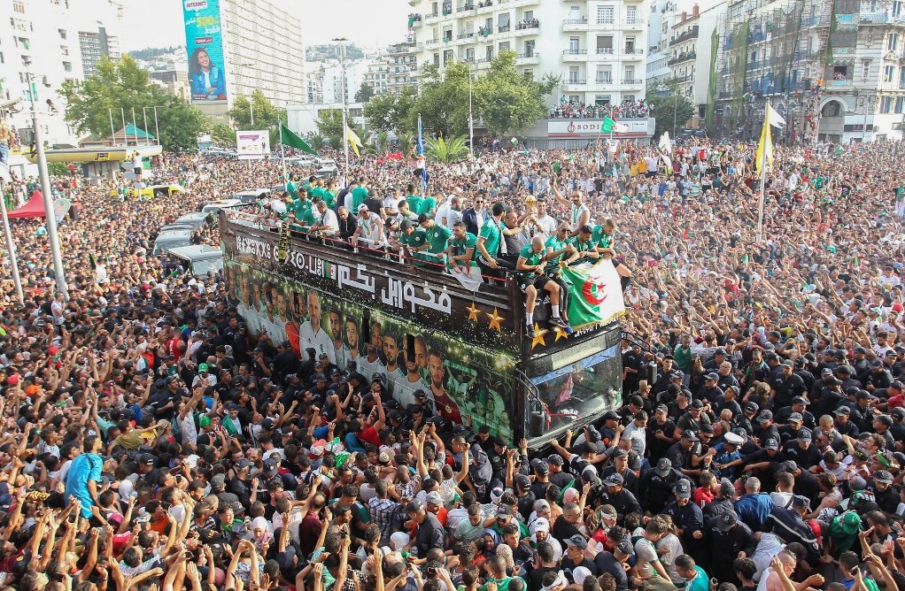 الجزائر.. منتخب العام بجيلٍ ذهبيّ