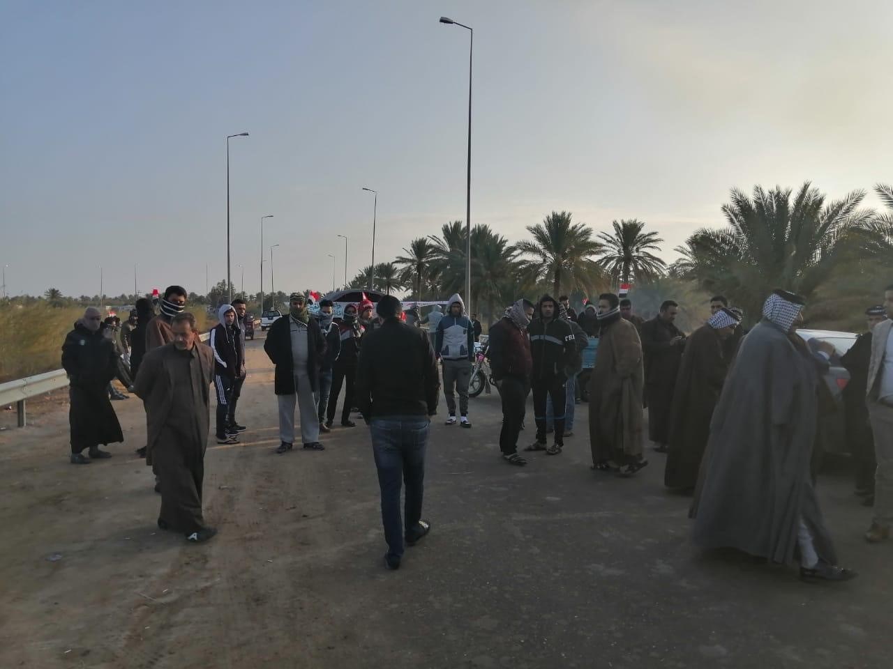 تجدد الاشتباكات في كربلاء وقطع طريق حقل الرميلة النفطي في البصرة