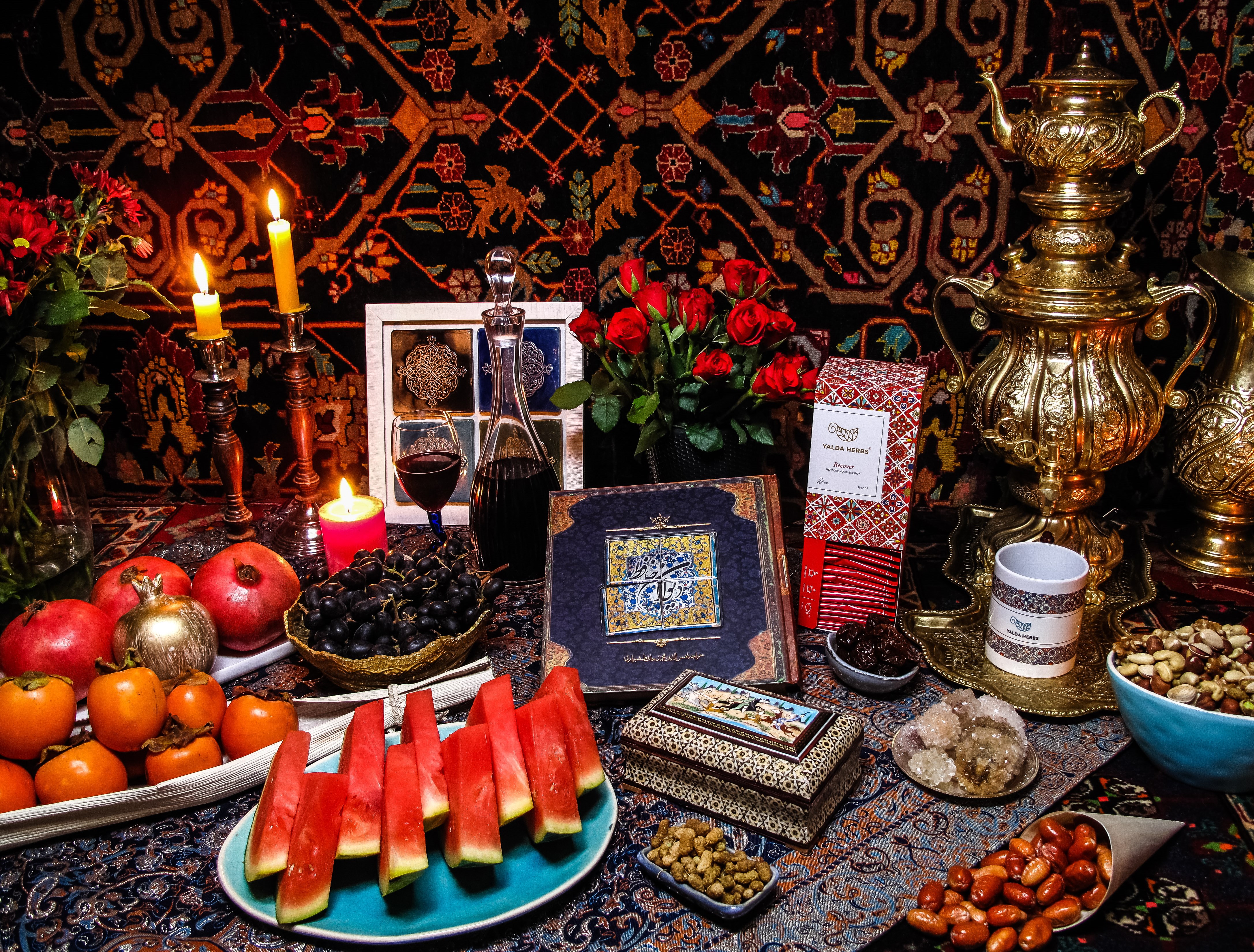 ما هي "ليلة يلدا" وكيف يحتفل الإيرانيون بها؟