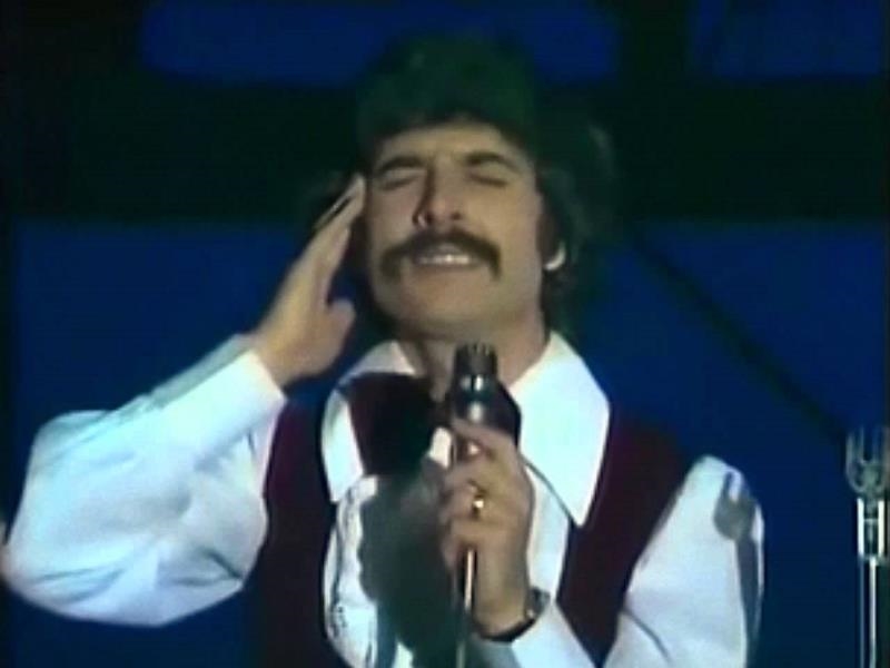 أعطى "ري مي" الطفولة ولم يفز بشيخوخته