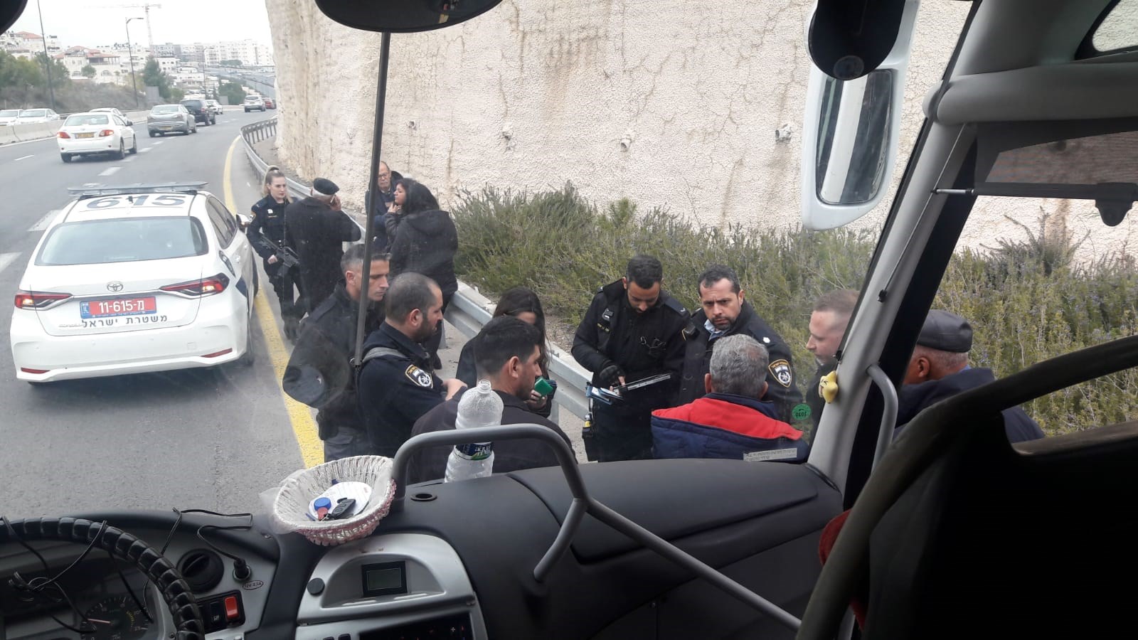 من القدس.... قوات الاحتلال تمنع حافلتين من التوجه الى الجولان لتهنئة المقت