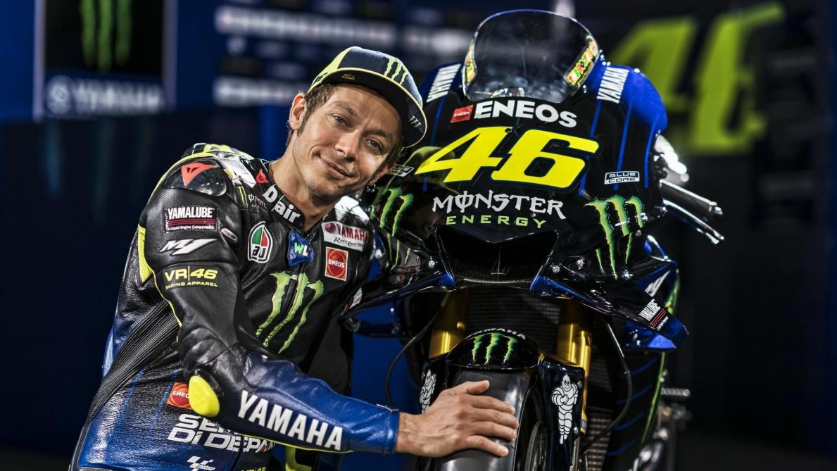 فالنتينو روسي مع دراجة ياماها (أرشيف)