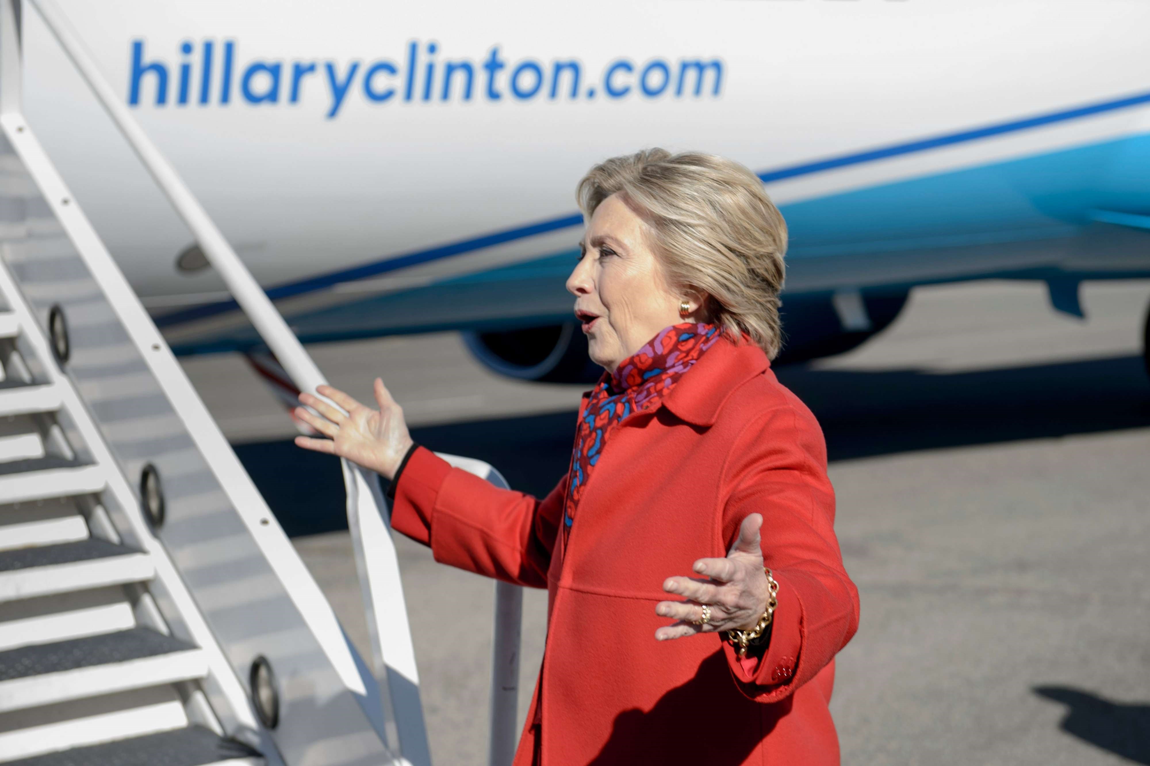 ما فضحته رسائل هيلاري كلينتون السرّية