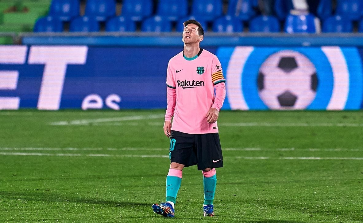 ميسي خائباً