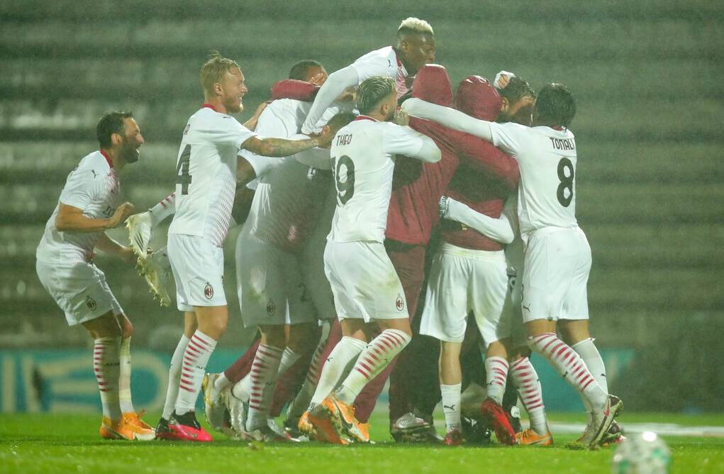 فاز ميلان على ريو آفي بركلات الترجيح 9-8 بعد التعادل 2-2 في المباراة 