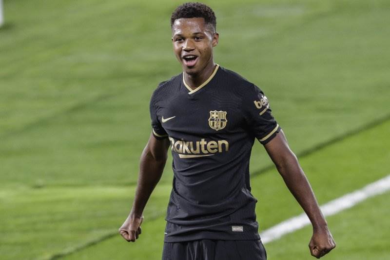 واصل أنسو فاتي تألّقه بهدف ثالث في مباراتين