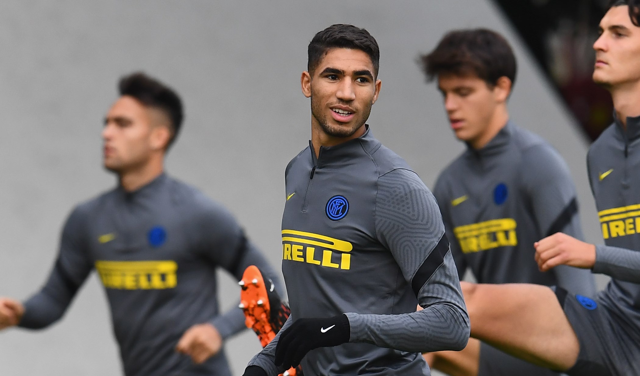 إصابة أشرف حكيمي بفيروس كورونا!