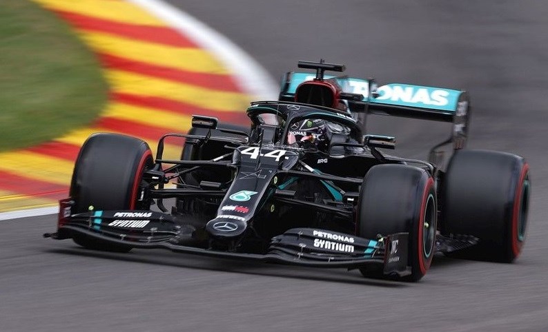 فاز هاميلتون بـ 91 سباقاً في مسيرته حتى الآن معادلاً شوماخر