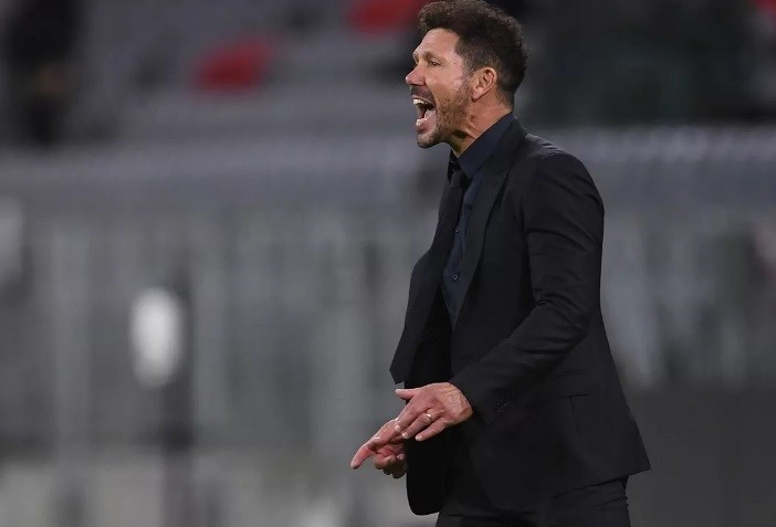 سيميوني خلال المباراة