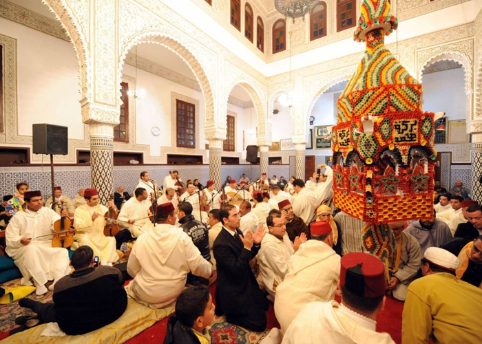 ليلة محمدية ضخمة على خشبة البالون في القاهرة  