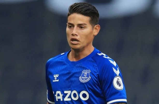 رغم الخسارة بقي إيفرتون في الصدارة