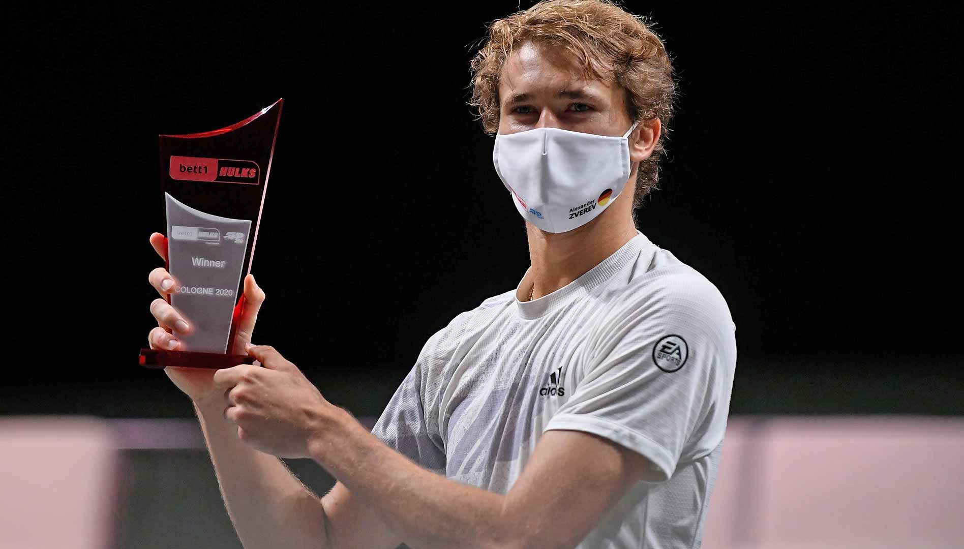 فاز زفيريف على شوارتزمان بسهولة تامة