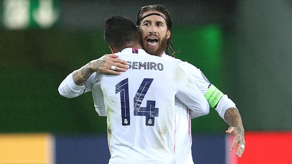 راموس وكاسميرو يحتفلان بعد تسجيل هدف التعادل