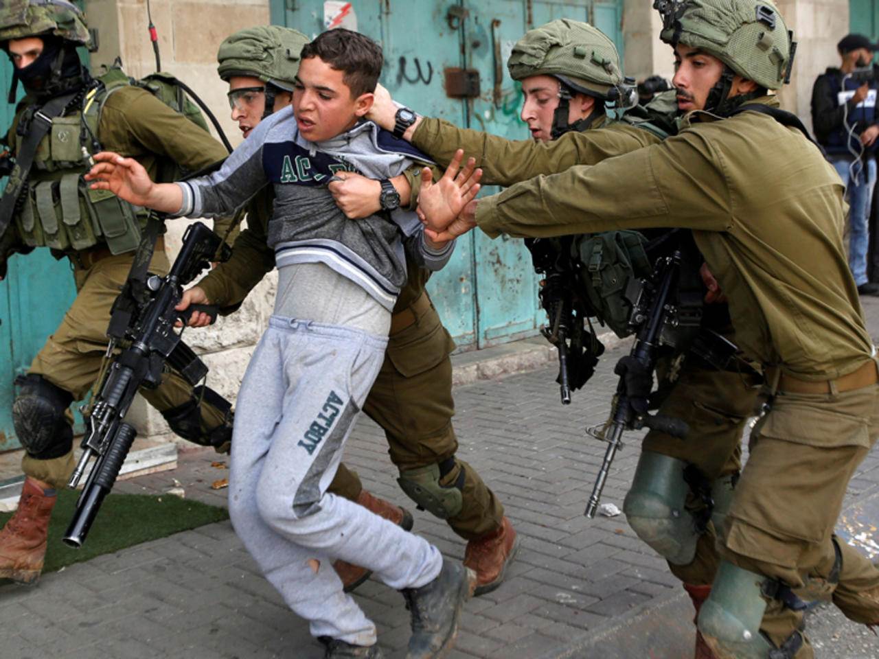 مركز فلسطين: 30 ألف حالة اعتقال منذ هبة القدس عام 2015