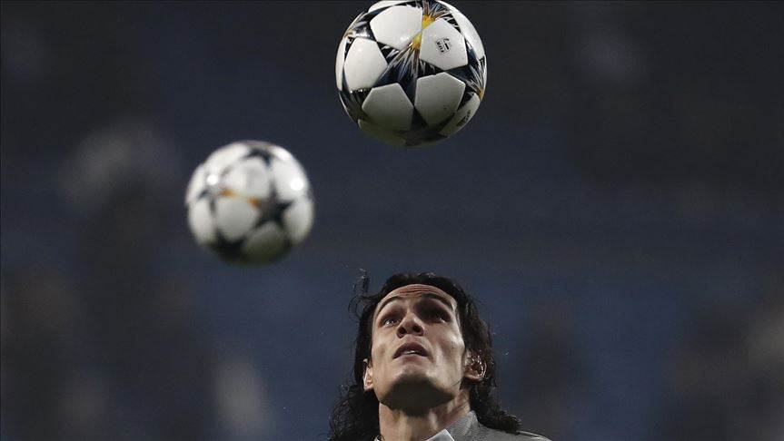 كافاني في قائمة مانشستر لدوري الأبطال وأوزيل مبعد عن أرسنال