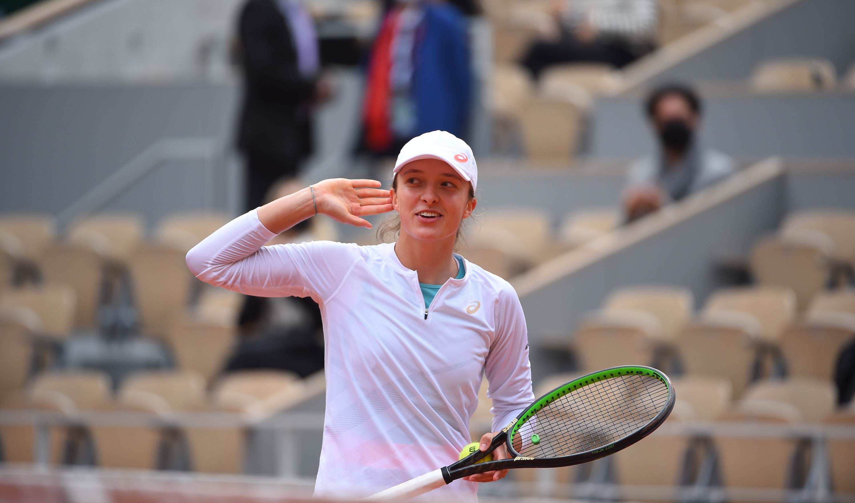 شفيونتيك ثاني بولندية تبلغ نهائي بطولة كبرى في العصر الحديث