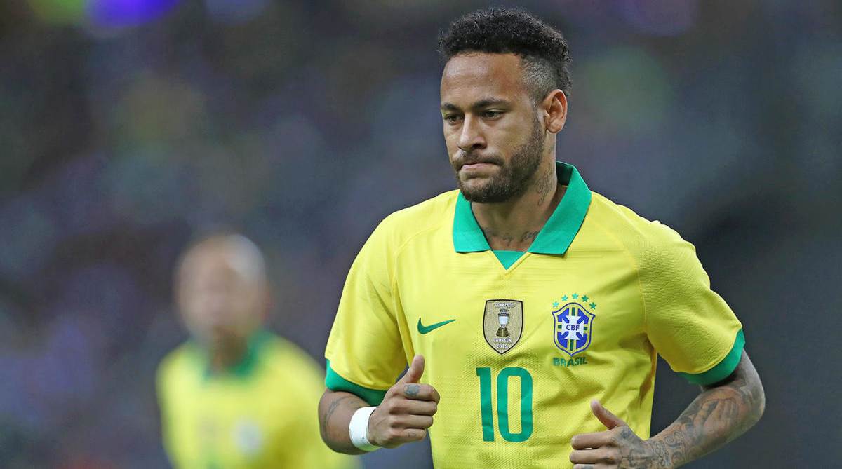 يعاني نيمار من آلام في الظهر