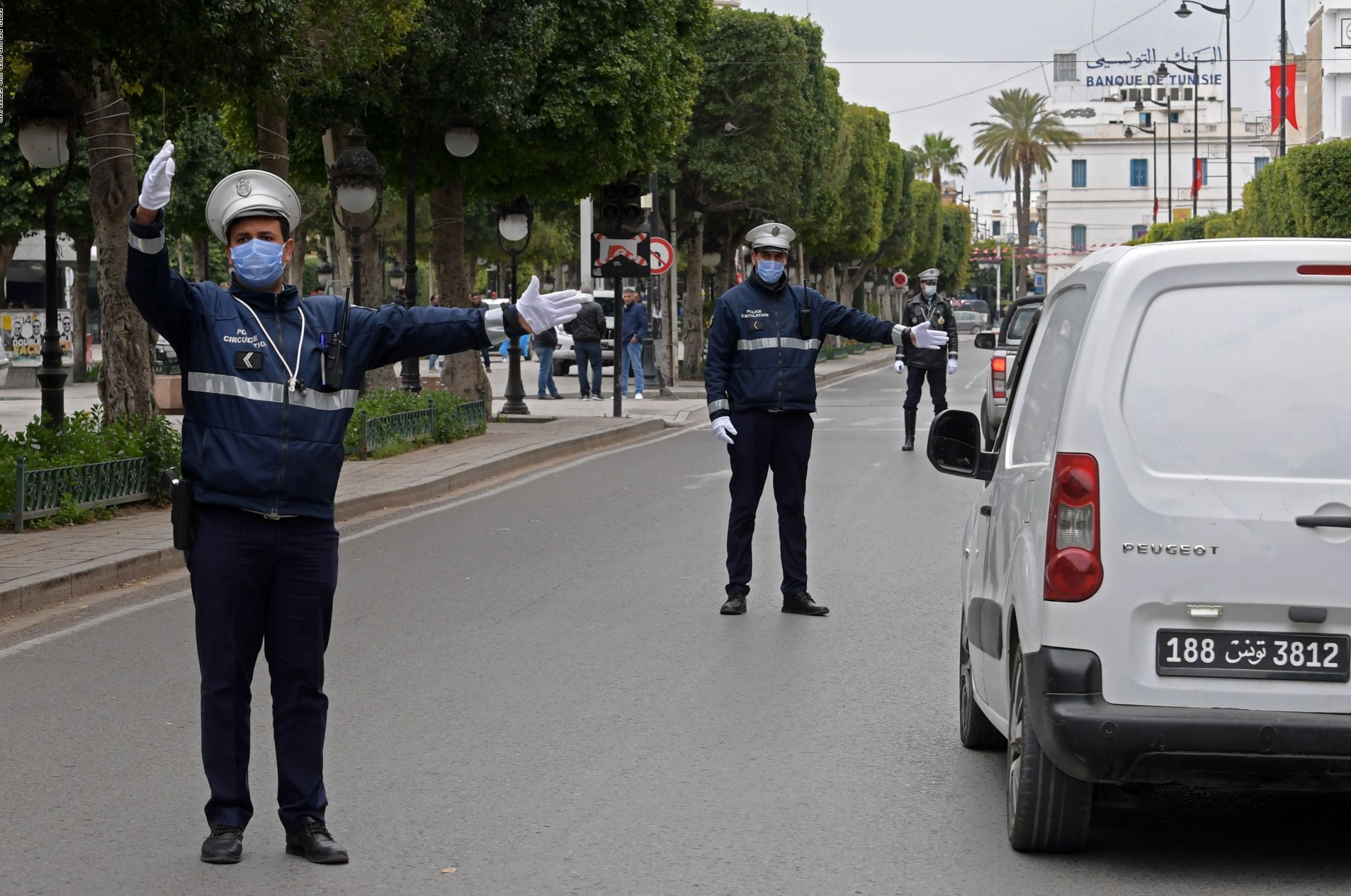 بعد حادثتين إرهابيتين الرئيس التونسي يمدد حال الطوارىء في البلاد