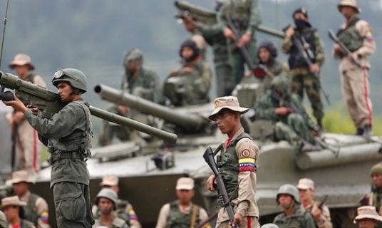 مادورو: تدريباتنا العسكرية لا تهدد أحداً