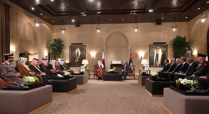 أمير قطر يدعو لتعزيز العمل العربي المشترك لمواجهة التحديات في المنطقة